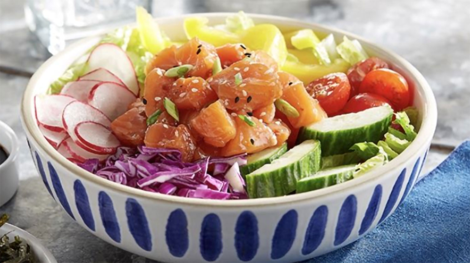 lean-and-green-salmon-poke-bowl-keto-low-carb